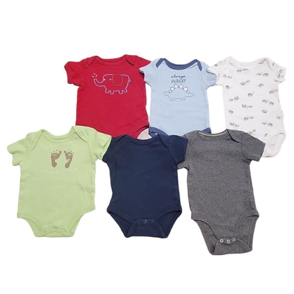 Bundle of onesie 0-3 months